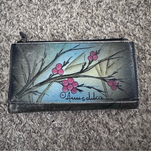 Anushka womans leather tri fold wallet Cardinal design - Picture 3 of 6